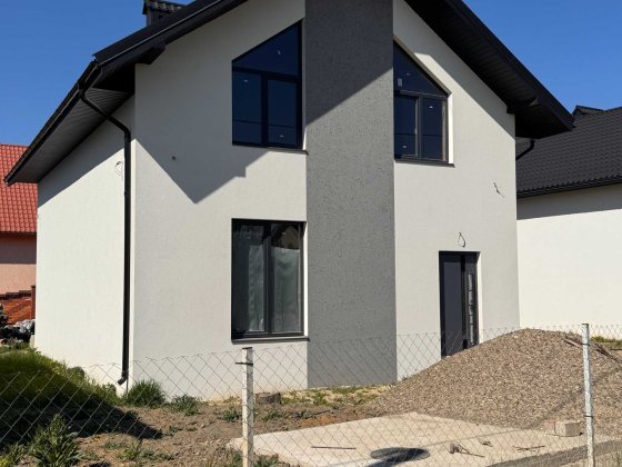 Продаж Будинку , 4 сот ділянка , Зданий в експлуатацію Чернівці