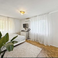 Продається 2-кімнатна квартира на вул. Садово-Ботанічна 4, Київ. Киев