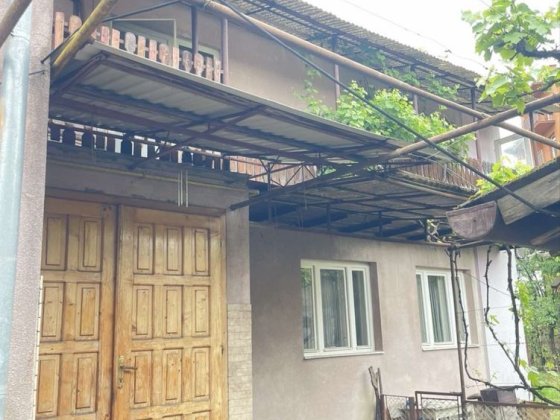 Будинок 5 к в Ужгороді.