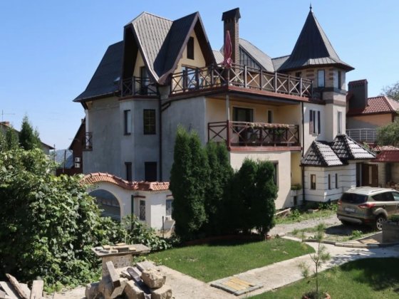 Продам будинок в м. Чернівці,провулок Гусятинський Чернівці