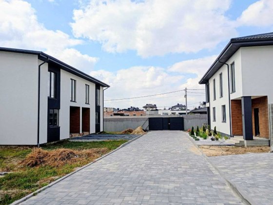 Продаж котеджу р-н Газовик. За ціною 2-х кімнатноі новобудови, ви купуєте власний котедж. Закрита те Рівне