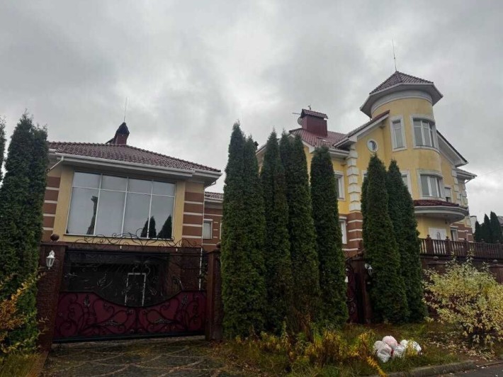 Єлітний будинок площею 832,80 кв.м на земельній ділянці площею 0,0990 Га м. Рівне, вулиця Борового Є - фото 1