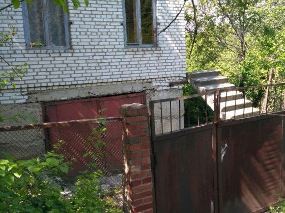 Цегляний дачний будинок район Горяни