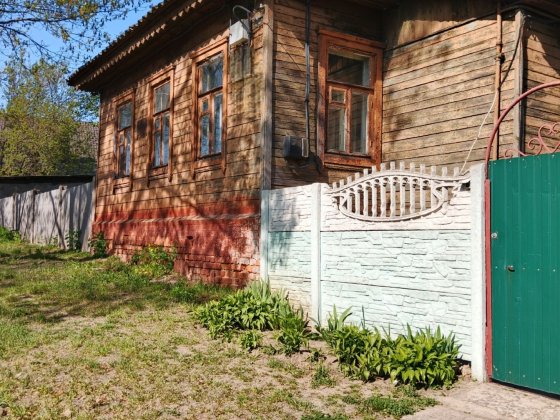 ДУЖЕ ВИГІДНА ПРОПОЗИЦІЯ!Частина будинку+земля,свій двір та адреса!5Кутів!