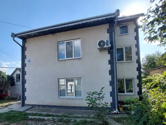 Будинок на 2 входи, Садгора Чернівці
