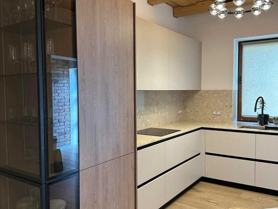 Продається будинок в екологічному районі біля кордону