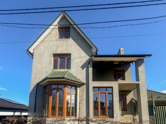 Маєток з панорамним видом на місто: 275 м² якості та простору Чернівці