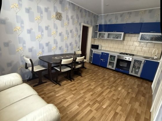 1/2 будинку з меблями в тихому зручному  районі Черкассы