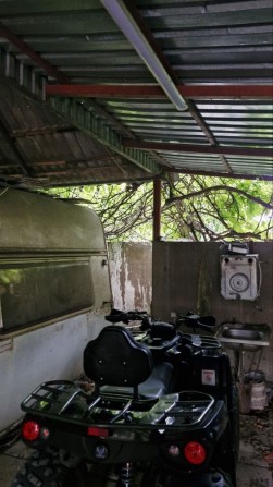 Продаж облаштованого місця на 1-му причалі — з житловим трейлером! - фото 1