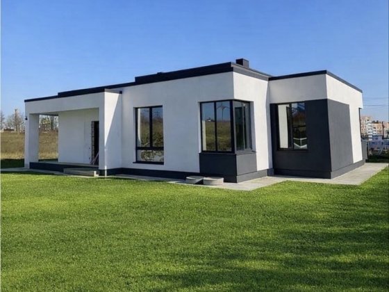 Продам 3-кімнатний будинок на вул.Кленова Рівне