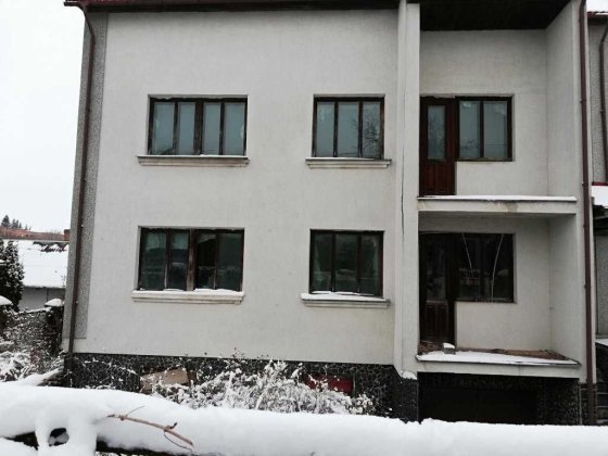 Продаж жилого будинку і землі м.Рівне, вул.Полунична, 62  106000$ Ровно