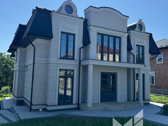 Продаж ексклюзивного будинку в престижному районі Чернівці