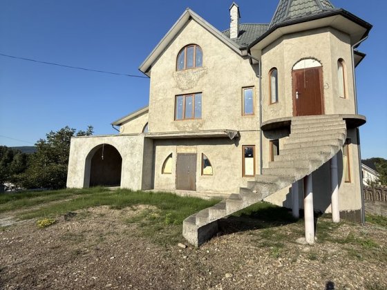 Будинок, зАмок, неймовірне житло Чернівці