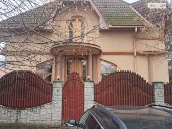 Продам великий будинок в історичному центрі Ужгород