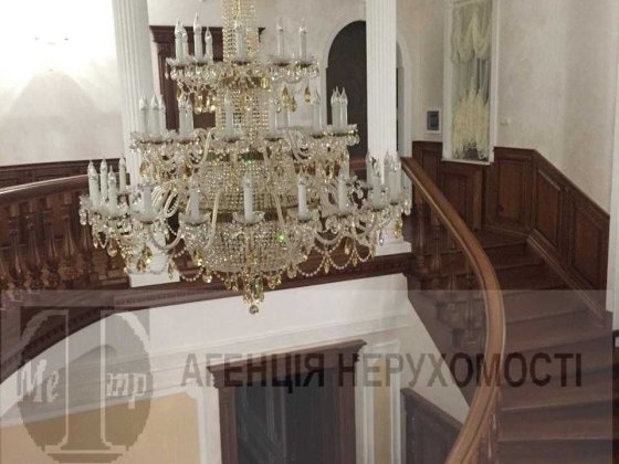 Продається триповерховий будинок. Черкаси
