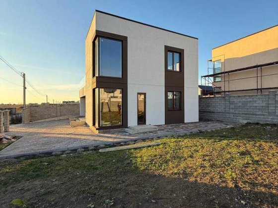 Продам готовий будинок в престижному районі Грін Хілз ! Ровно