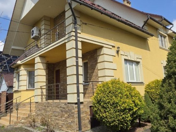 Будинок в елітному районі на Ближній Роші Чернівці