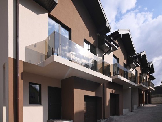Продаж 3 поверхового таунхауса з ділянкою на 2,5 сотки 194 кв. м, 3 кімнати, на вул. Бузкова Ровно