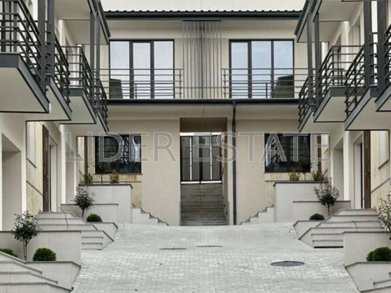 Продам 2-поверховий таунхаус на вулиці Високій Ужгород