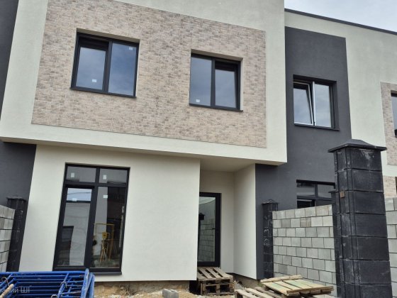 Продам котедж з міськими комунікаціями! Рівне