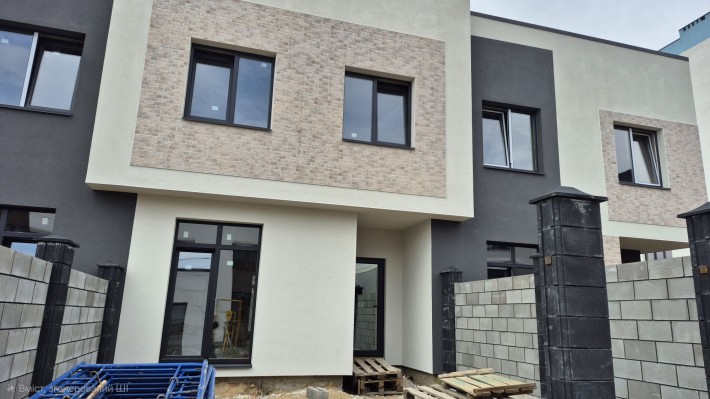 Продам котедж з міськими комунікаціями! - фото 1
