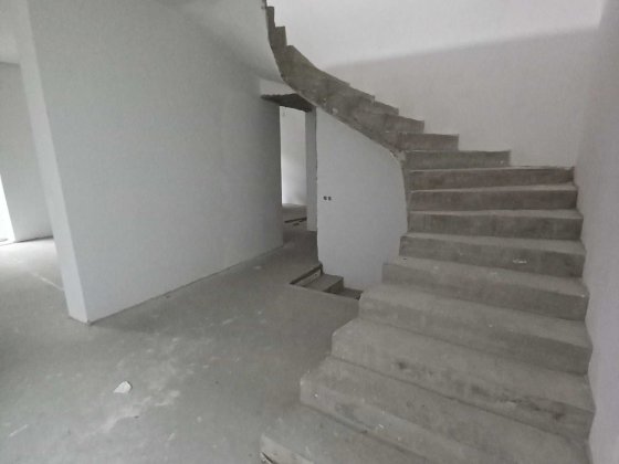 Продаж   Чернівці будинок 1/2 дуплекс 365м2 Чернівці
