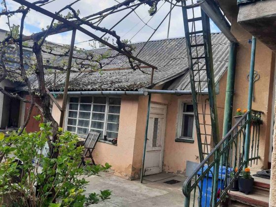 Продаю будинок в Ужгороді по вулиці Загорській в районі суда