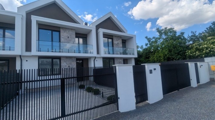 Продаж танхауза з газом і центральними комунікаціями - фото 1