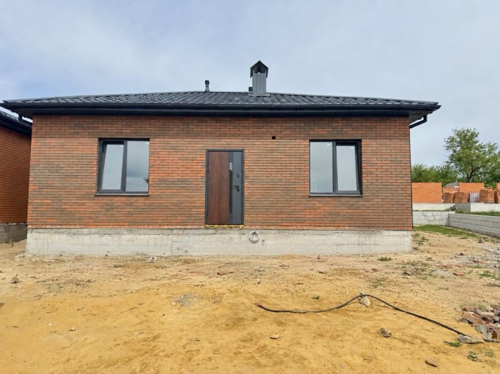 Одноповерховий будинок.  Власна ділянка, затишна локація.  Продаж від забудовника. - фото 1
