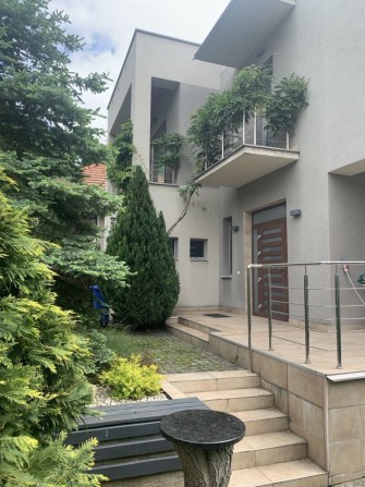 Продаж преміального будинку біля лісу з басейном - фото 1