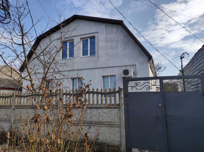 Продам чудовий будинок п. Мирний - фото 1
