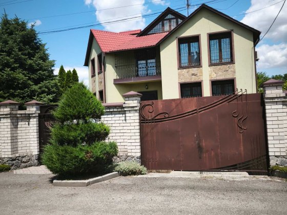 Знижена ціна на продаж дому з сауной та басейном біля Епіцентру. Дніпро