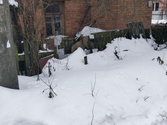 Дві частини будинку.