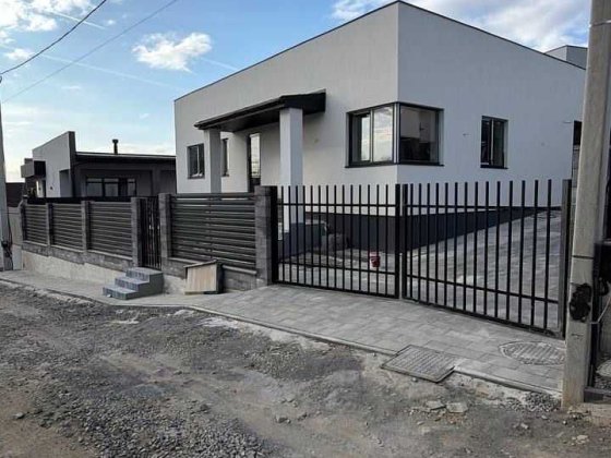 Сучасний будинок в м.Ужгород