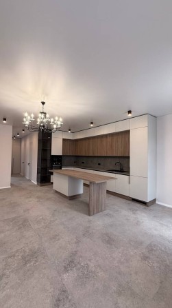 Продаж сучасного таунхаусу в престижному районі - фото 1