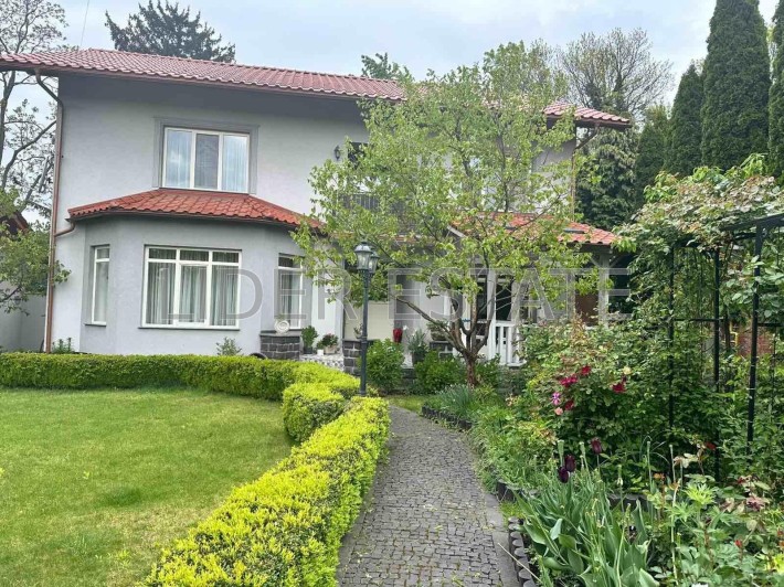 Продаж будинку у Ужгороді – 5 кімн., 175 м² - фото 1