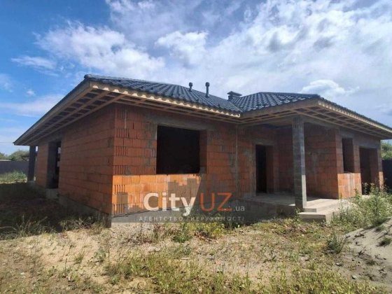 Продається недобудований будинок
