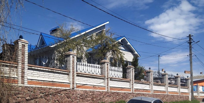 Продам  приватний будинок 3 поверхи - фото 1