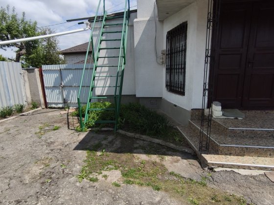 Продам частину будинку вул. Турчановича,район Бучми