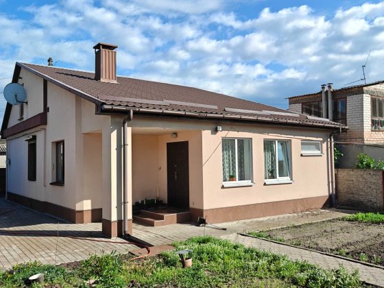 Продам добротный дом, с ремонтом, мебелью и бытовой техникой в районе 9-й горбольницы Дніпро