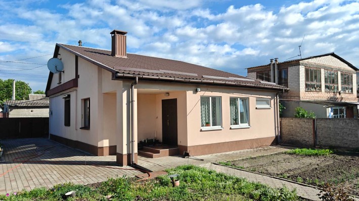 Продам добротный дом, с ремонтом, мебелью и бытовой техникой в районе 9-й горбольницы - фото 1