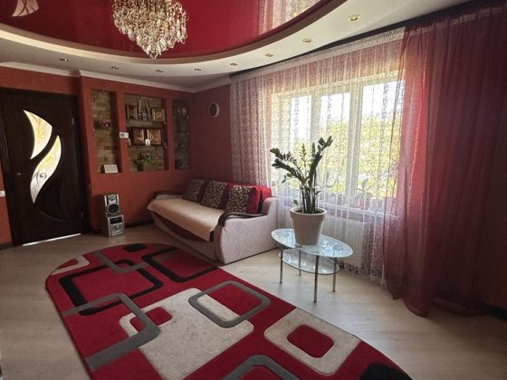 Продам будинок з ремонтом р-н Бучми