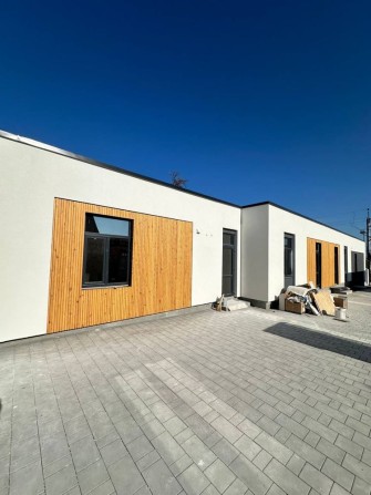 Продам таунхаус з ремонтом. - фото 1