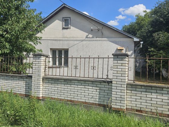 Продаж будинку у Львові. 10сот землі. Львів