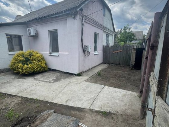 Продам пів будинку лівий берег Дніпро