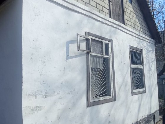 Продам дачу рядом с городом , тихое место , рядом река , пляж Дніпро