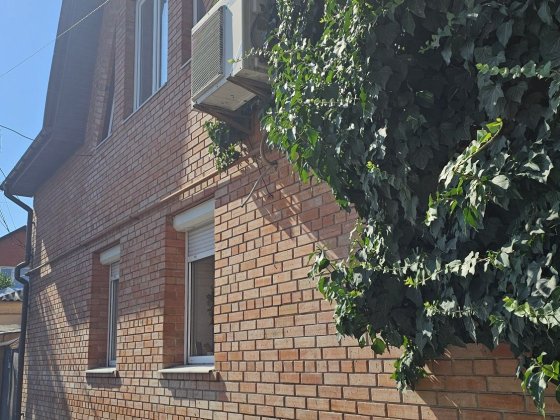 Продам будинок в центрі міста