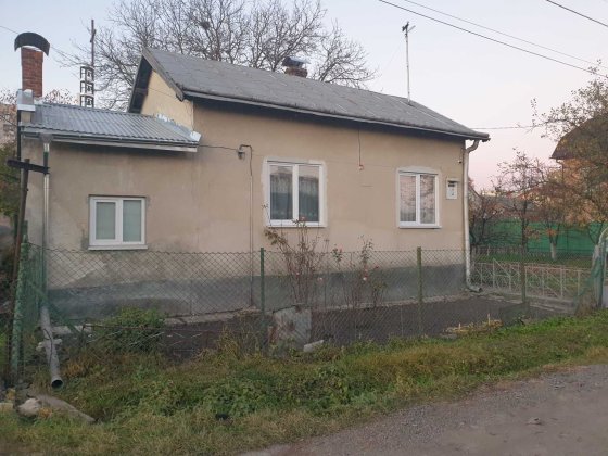 Продаж будинку в.Степового 100м 8сот приватизованої землі всі комунікації є 300тис Львов