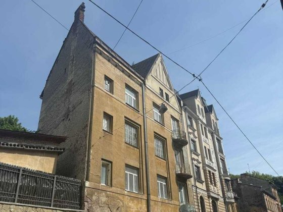 Продаж будинку 650 м2  Австрійського періоду  вул. Лисенка,55,  4 поверхи+мезонін+горище+підвал Львів