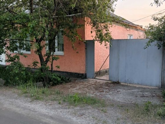 Продам півбудинку. Лелеківка. Окремий двір, в'їзд. Кропивницький